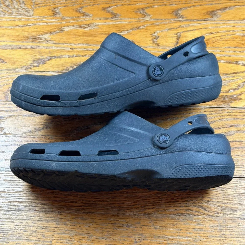 Crocs Specialist II Work Clogs Mens 10 Black Professional Service Shoes